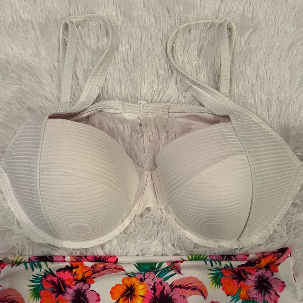 NWT Victorias Secret Pink Swim Suit/Bikini | Size L/XL | White/Floral Tropical - Picture 2 of 11